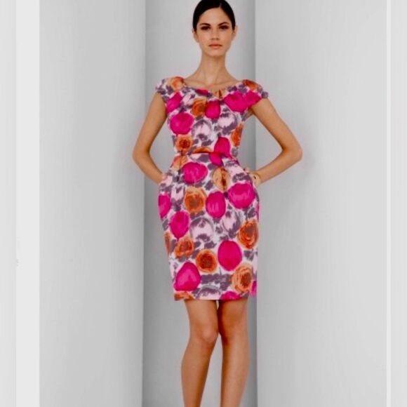 BCBGMaxAzria Dresses & Skirts - BCBGMaxAzria 100% silk pleated begonia floral dress with pockets size 4